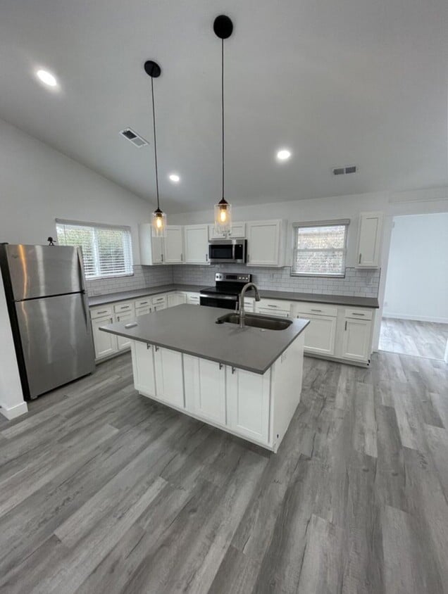 Charming Olde Town Arvada Home! - Charming Olde Town Arvada Home!