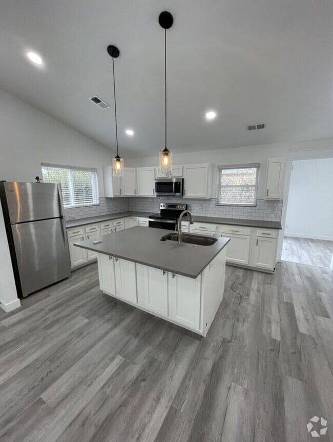 Building Photo - Charming Olde Town Arvada Home!