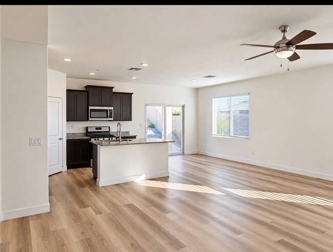16835 Desert Star St