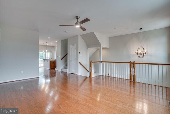 Photo - 2895 Sedgemore Pl
