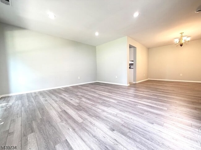 Photo - 511 Dunn Cir
