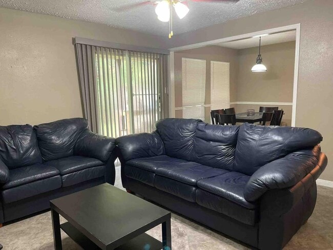 Photo - 13722 Ravensway Dr Unidad A