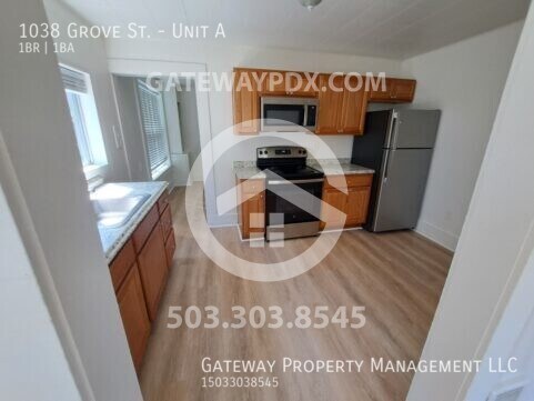 Photo - 1038 Grove St