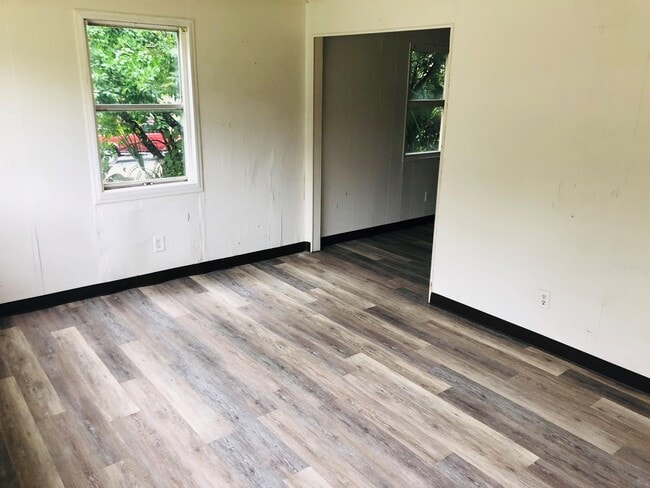 Photo - 505 W Hubbard Ave