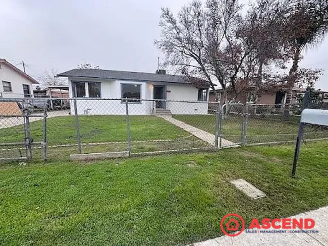 Building Photo - Charming 3-Bedroom Home with Gardener & Pest Control Included – Small Pets Welcome