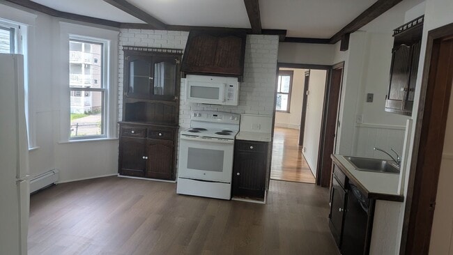 Photo - 15 Ericsson St Unit 15 Ericsson Street - #1