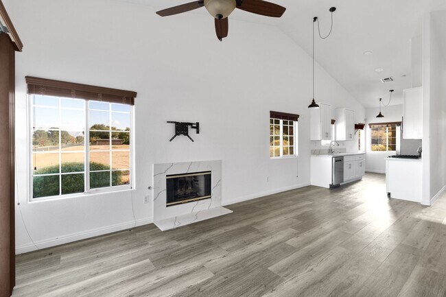 Photo - Beautiful 2 Bedroom Condo