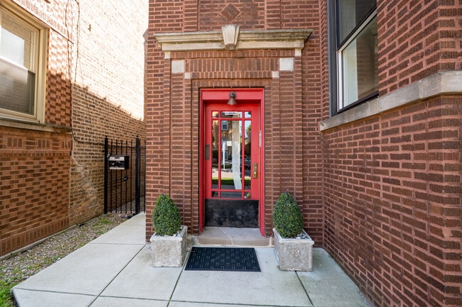 Building Photo - 5737 N Washtenaw Ave Unit 1