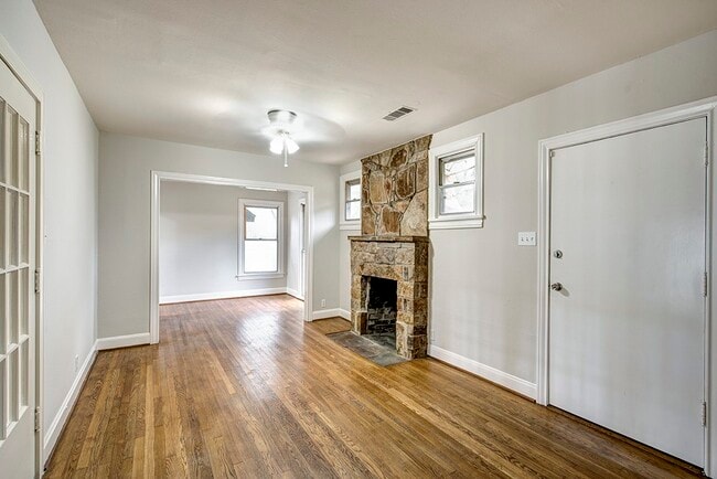 Photo - 505 Del Norte St