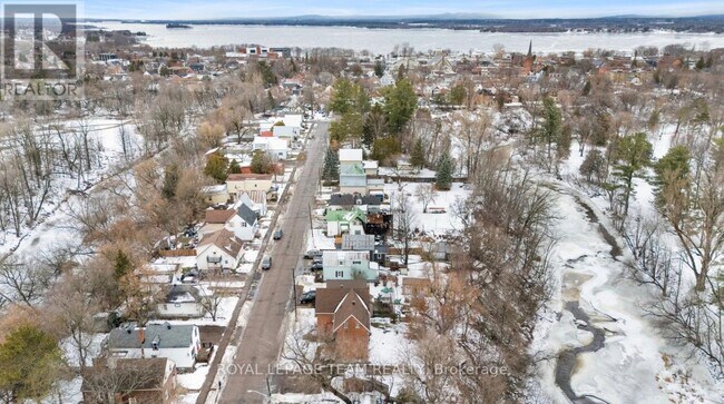 Photo - 509 Moffat St