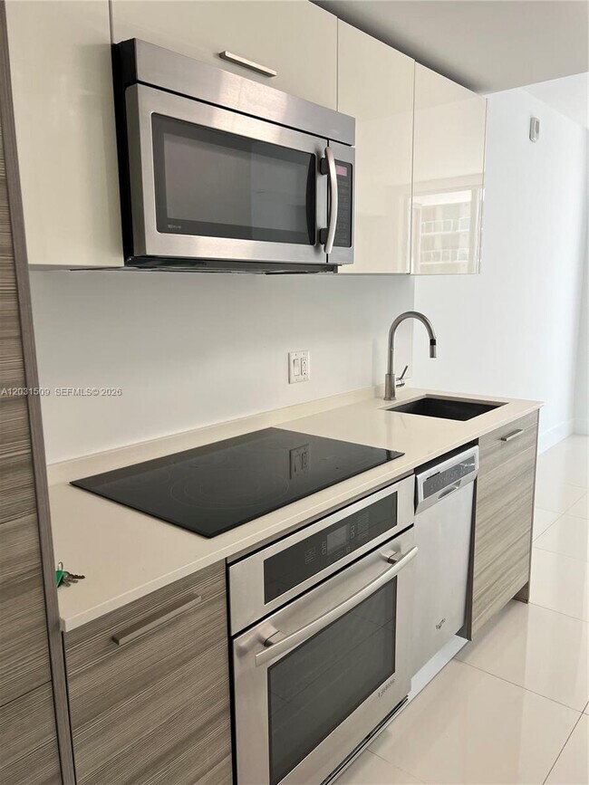 Photo - 1300 Brickell Bay Dr Unit 1606