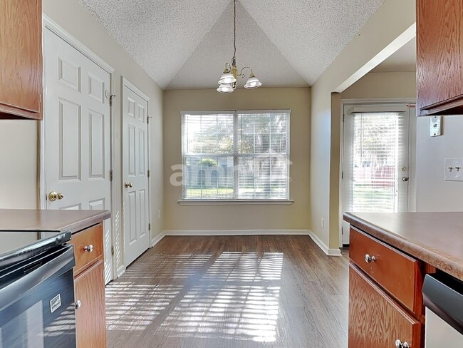 Photo - 11 Mills Run Ct