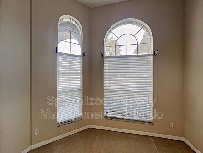 3465 Bromfield Dr