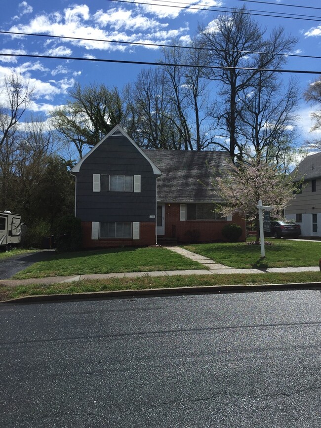 Renovated 3 bedroom home in Annapolis! Bea... - Renovated 3 bedroom home in Annapolis! Bea...