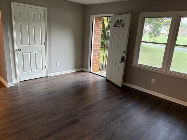 Photo - 304 Merrywood Dr