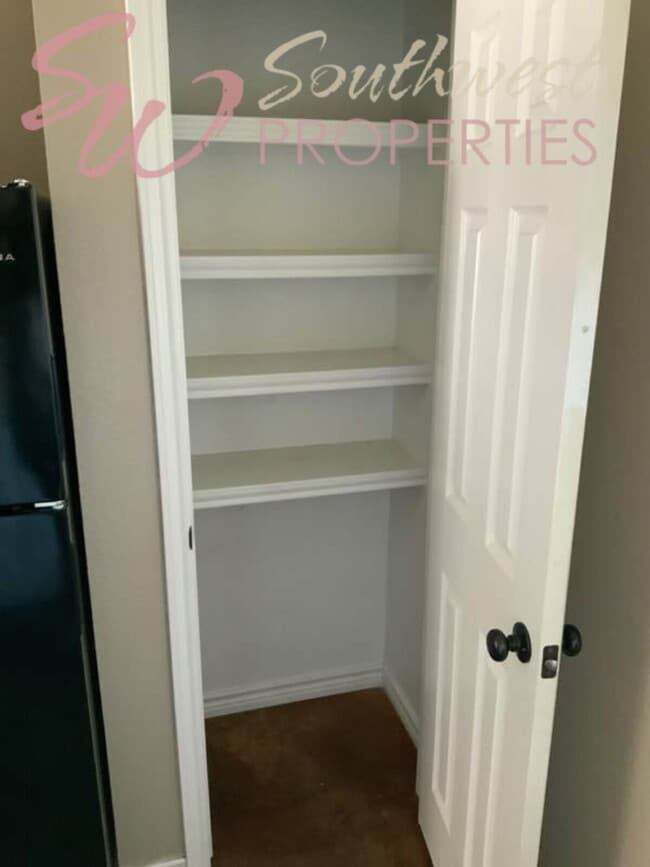 Photo - Stylish 2 Bedroom Townhouse | End Unit! | Walk to Campus Unidad 101