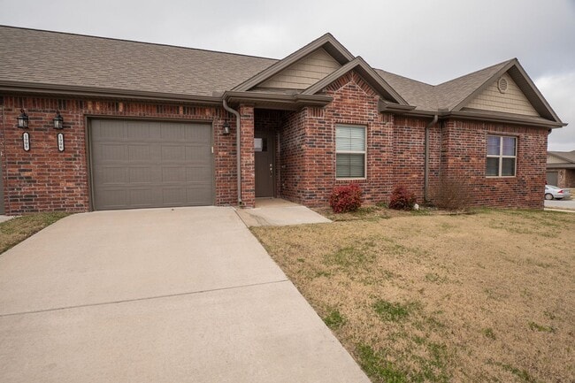 1722 Booker Cir