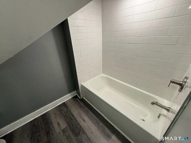 Photo - 180 Portsea St Unit 2