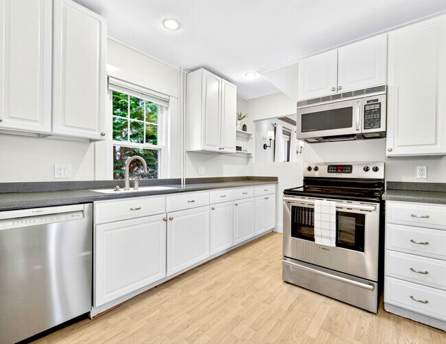 Photo - 39 Twitchell St