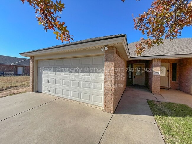 Photo - 621 N Elkhart Ave