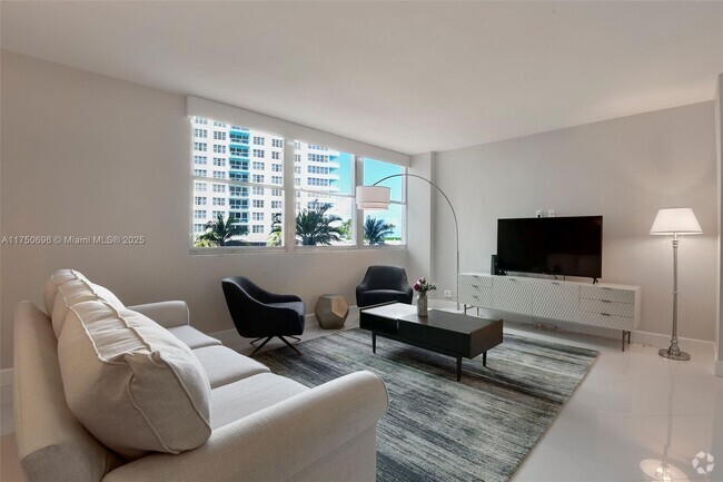 Building Photo - 5055 Collins Ave Unit 2A Rental