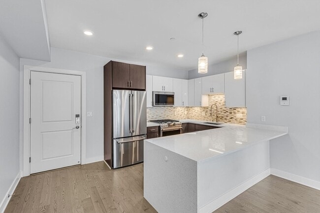 Photo - 2 Cliveden St Unit 305E