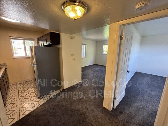 1129 Cree Dr Unit C