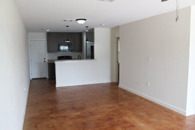 301 E Bowie St