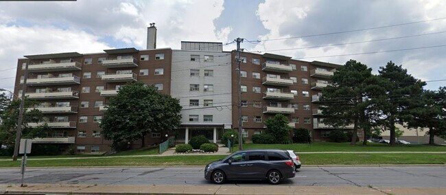 Photo - 2313 Islington Ave