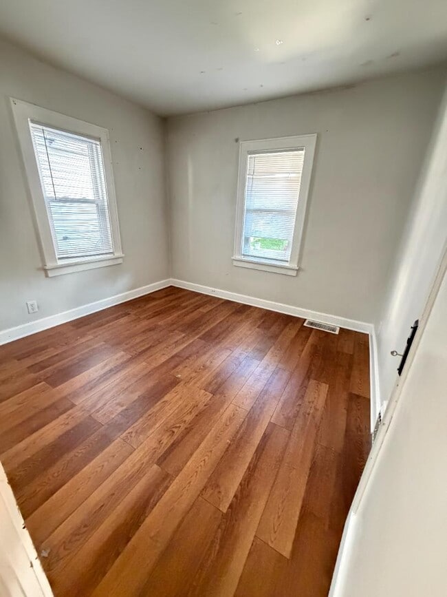 Photo - 735 E Powell Ave