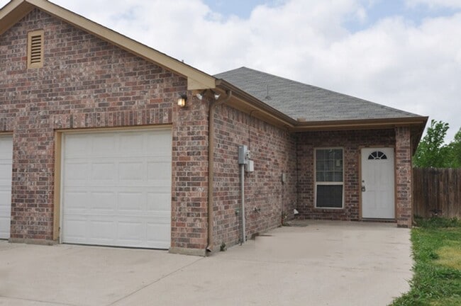 Building Photo - 7600-7602 Novella Drive Unit 7602