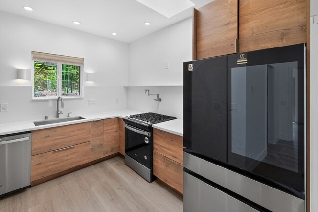 Photo - 1216 Lagan Ave