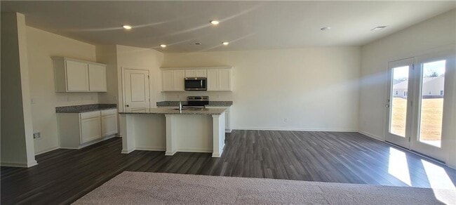 Photo - 132 Verona Dr NW