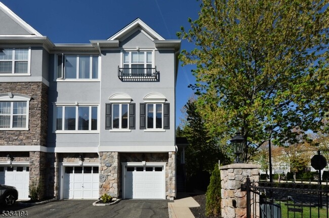Photo - 57 George Russell Way Townhome