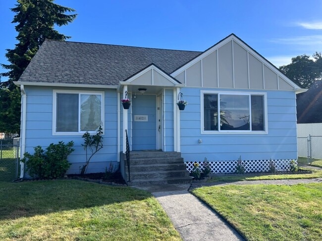 Building Photo - 2 Bed, 1 Bath Newly Renovated Rental