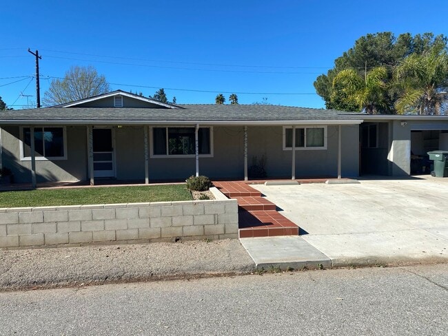 Building Photo - Spacious home in Upper Ojai