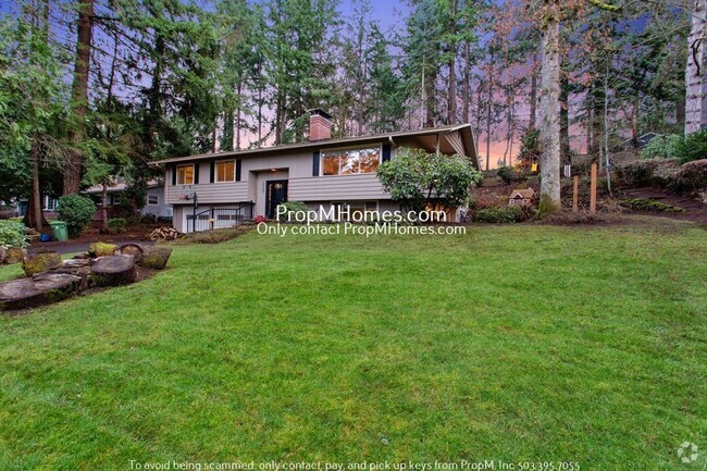 Building Photo - Enchanting 4-Bed Palisades Oasis with Idyl... Rental