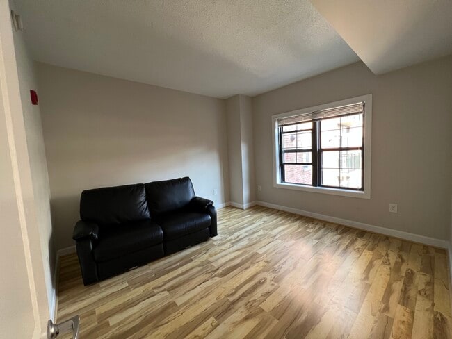 Photo - 1111 25th St NW Unidad Atlas