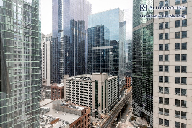 Photo - 210 N Wells St Unidad FL19-ID277