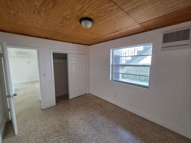 habitación 1 - 843 SW 3rd St Unidad 2