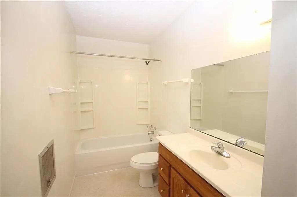 Photo - 1025 Richfield Ln