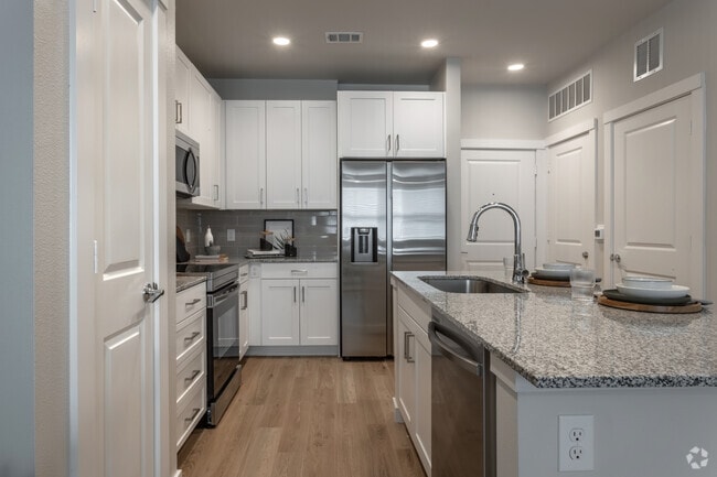 1BR, 1BA - 750SF - Kitchen