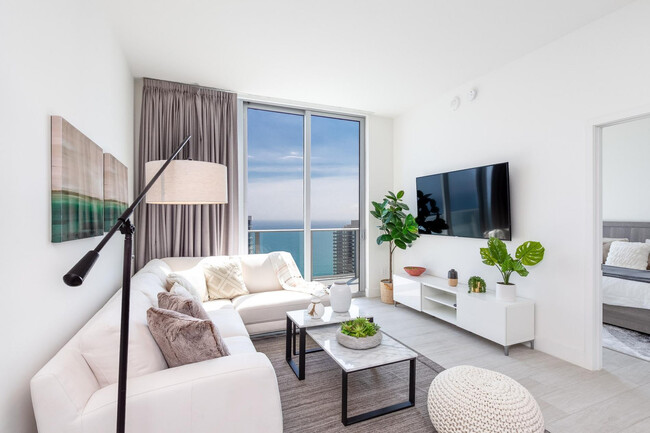 Building Photo - 4010 S Ocean Dr Rental