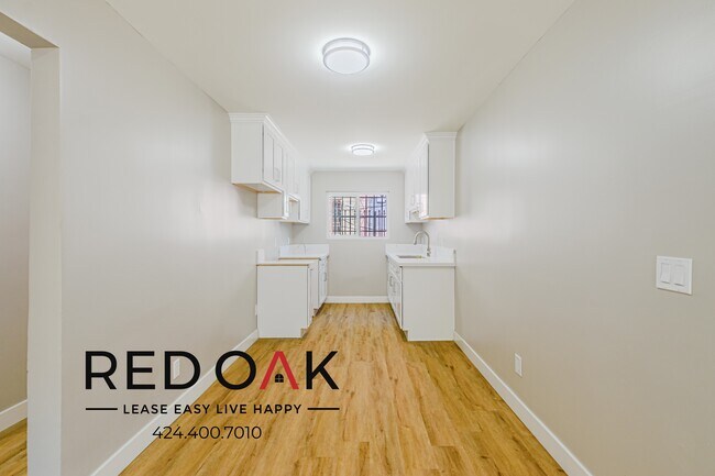 Photo - 921 W 82nd St Unit 2