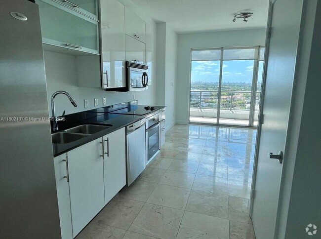 Building Photo - 60 SW 13th St Unit 1411 Rental