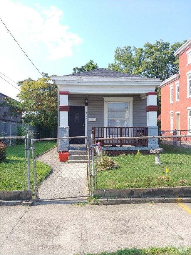 Building Photo - 2 Bedroom Home in Portland
