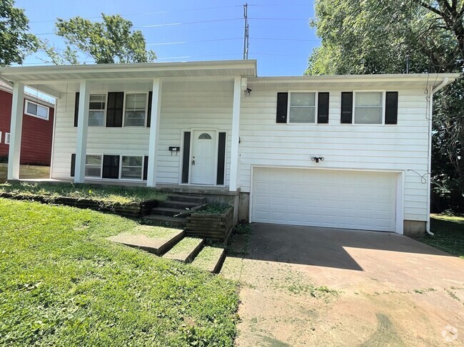 Building Photo - LEASING Rental