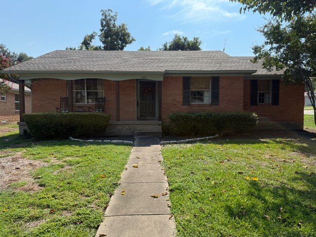 Building Photo - 105 S Weatherred Dr Rental
