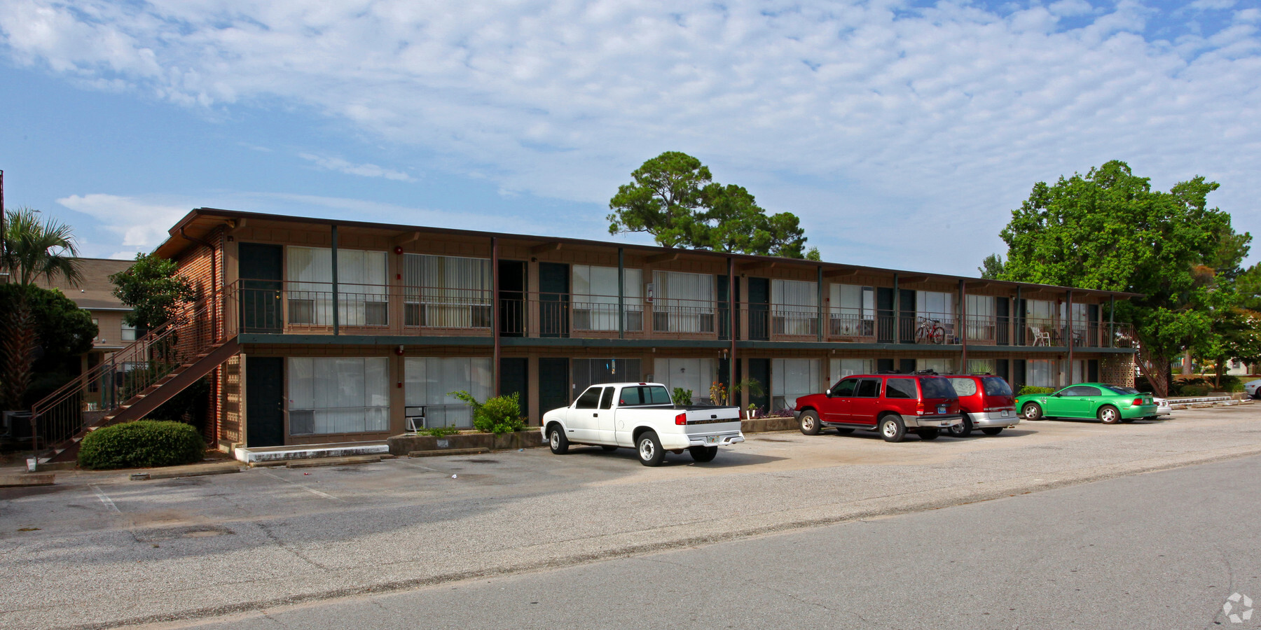 Captain's Quarters Apartments - Captain's Quarters Apartments