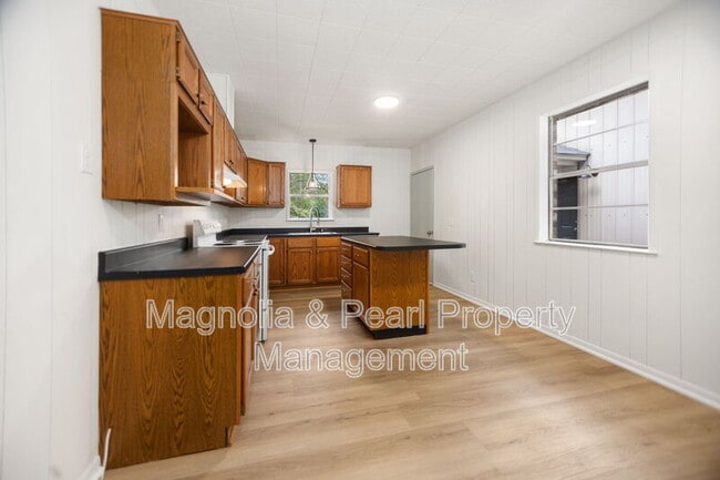 Photo - 207 Westwood Pl